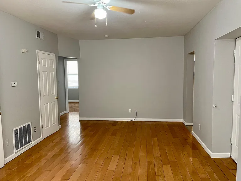 5843 Cabanne Ave #E — Photo 10