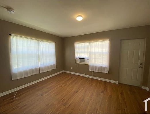 3rd image of 829 18th Ave S Unit C
