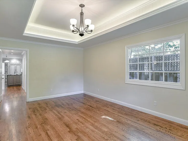 135 Wilder Ave — Photo 37