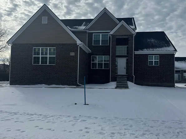 27118 Celtic Dr, Flat Rock, MI 48134