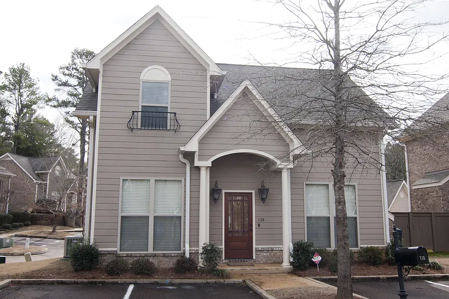138 Falls Grove Dr