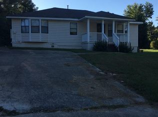 828 Pineview Rd, Irondale, AL 35210