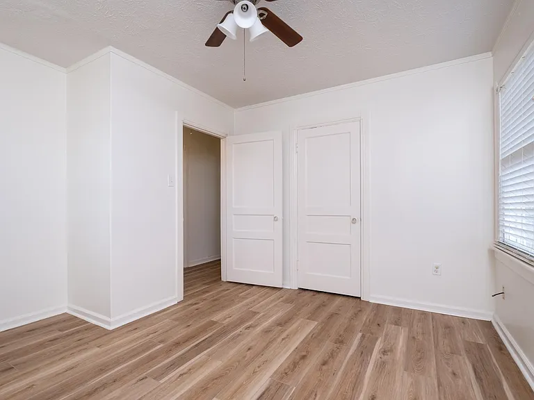 1808 Iris St — Photo 23
