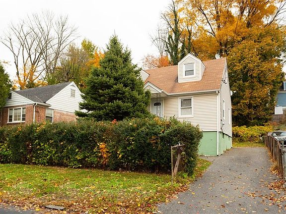 2nd image of 290 Abbott Ave