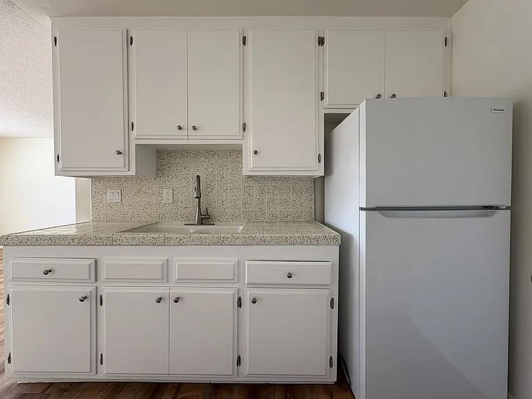 647 Olive Ave — Photo 27