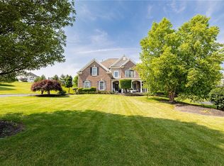 5 Nature Vw, Pittsford, NY 14534