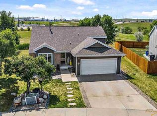 1246 Range View Cir, Rapid City, SD 57701