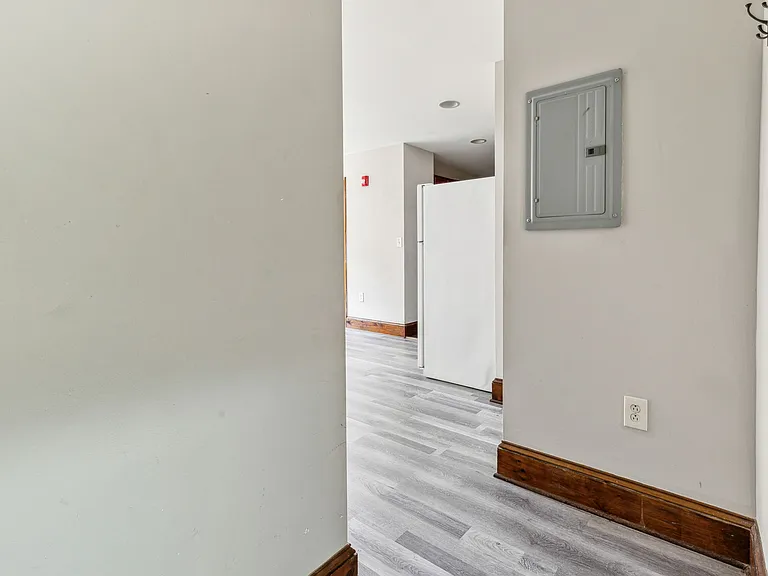 5101-21 Walnut St #27 — Photo 4