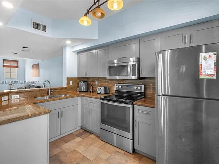 2845 NE 185th St #Townhouse 903 — Photo 9