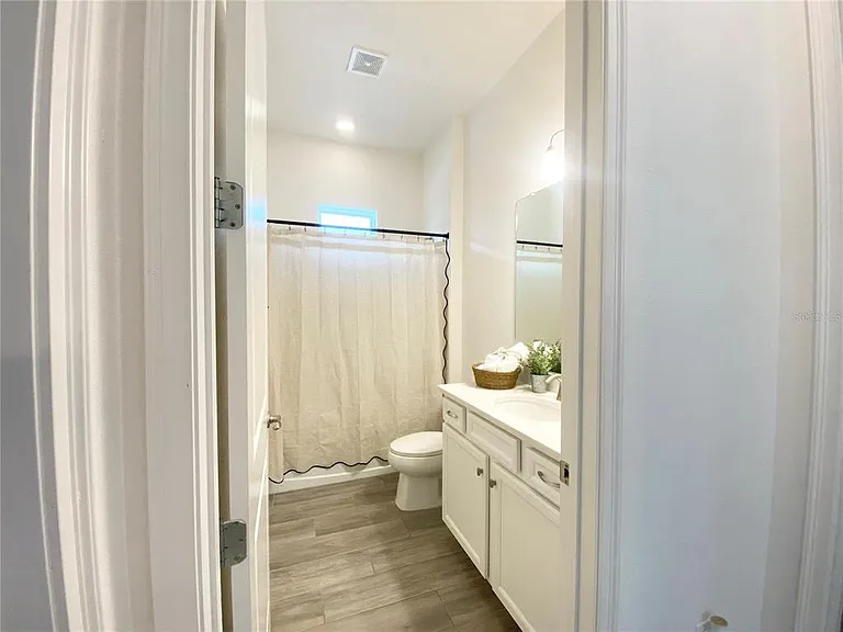 724 Winterside Dr — Photo 45