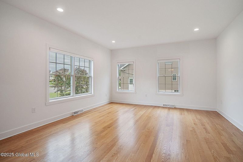 5th image of 45 Tamarack Lane
