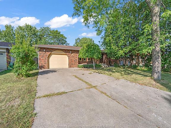 3rd image of 3003 Regis Ave