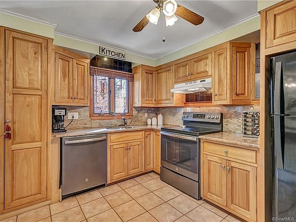 4th image of 27 Idylwood Dr