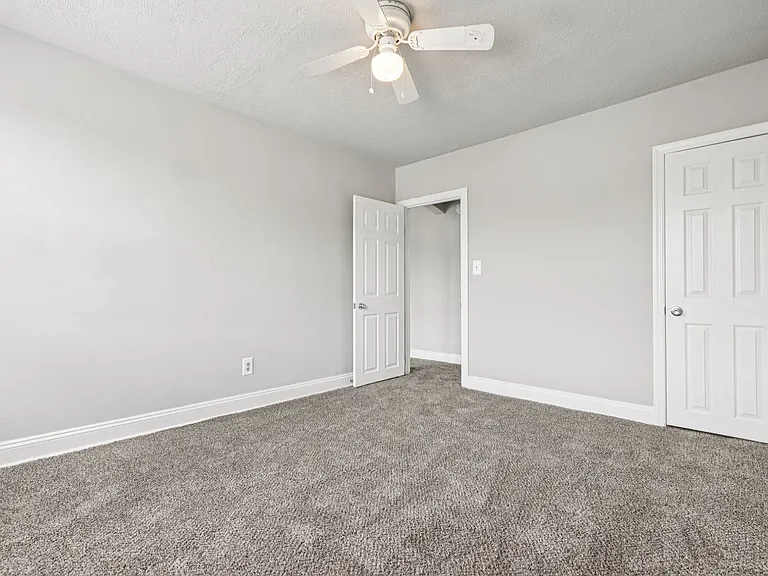 Oaklee Village Apartments — Photo 56