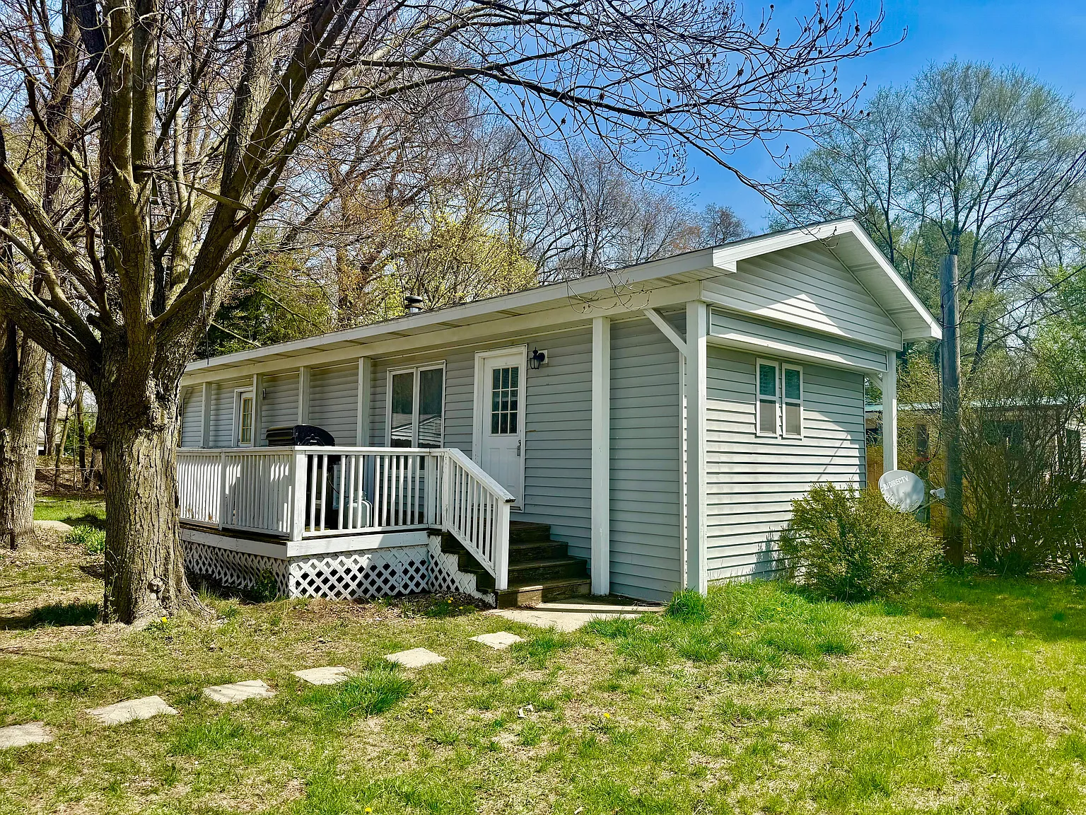 8275 Donna Lou Dr photo 1