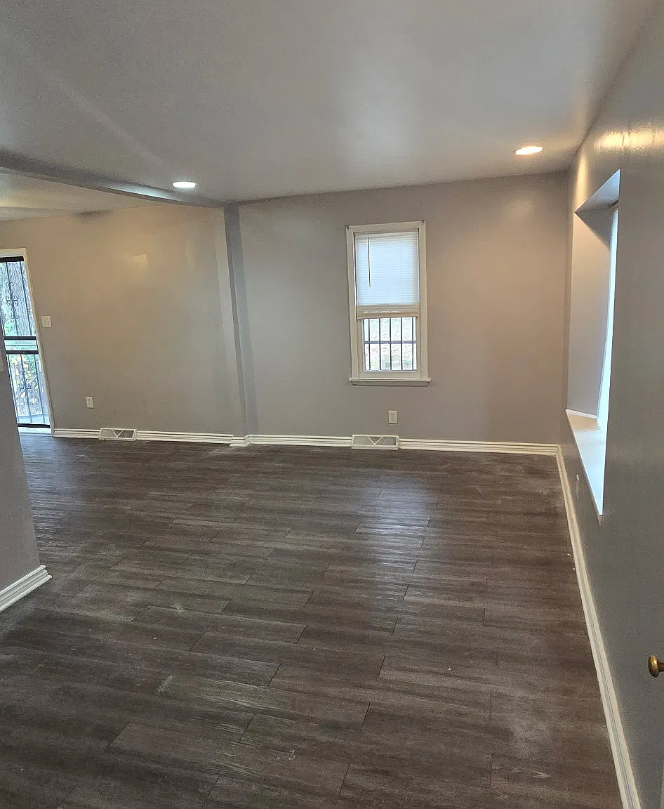 2 bed, 1037 sqft, $1,300 — Photo 2
