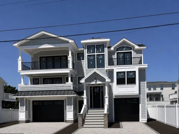 309 W 16th St, Ship Bottom, NJ 08008
