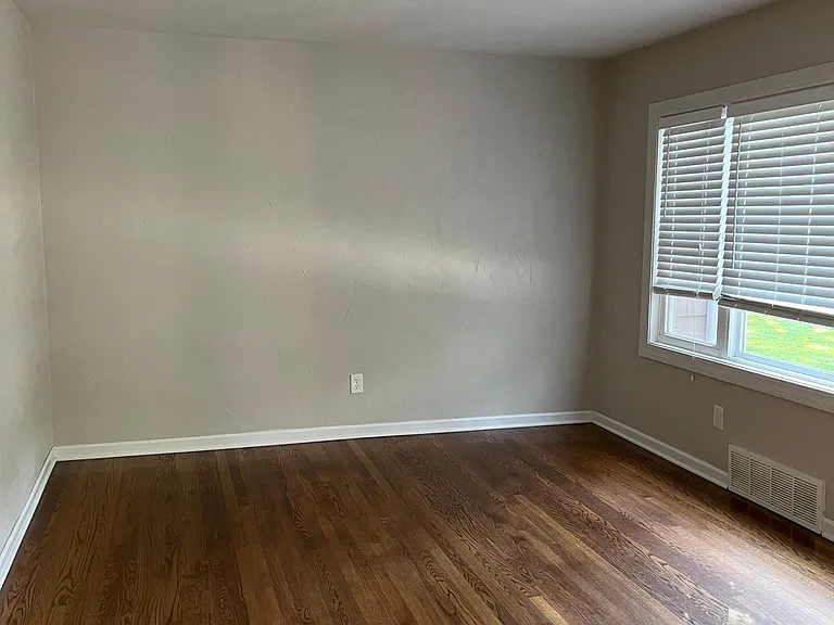 8015 Outlook Dr — Photo 14