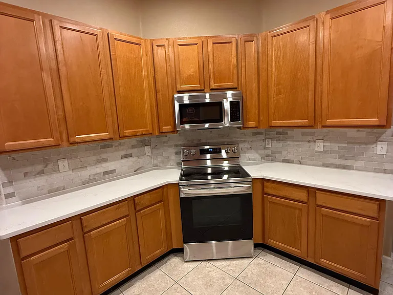 New Kitchen Countertops and Backsplash