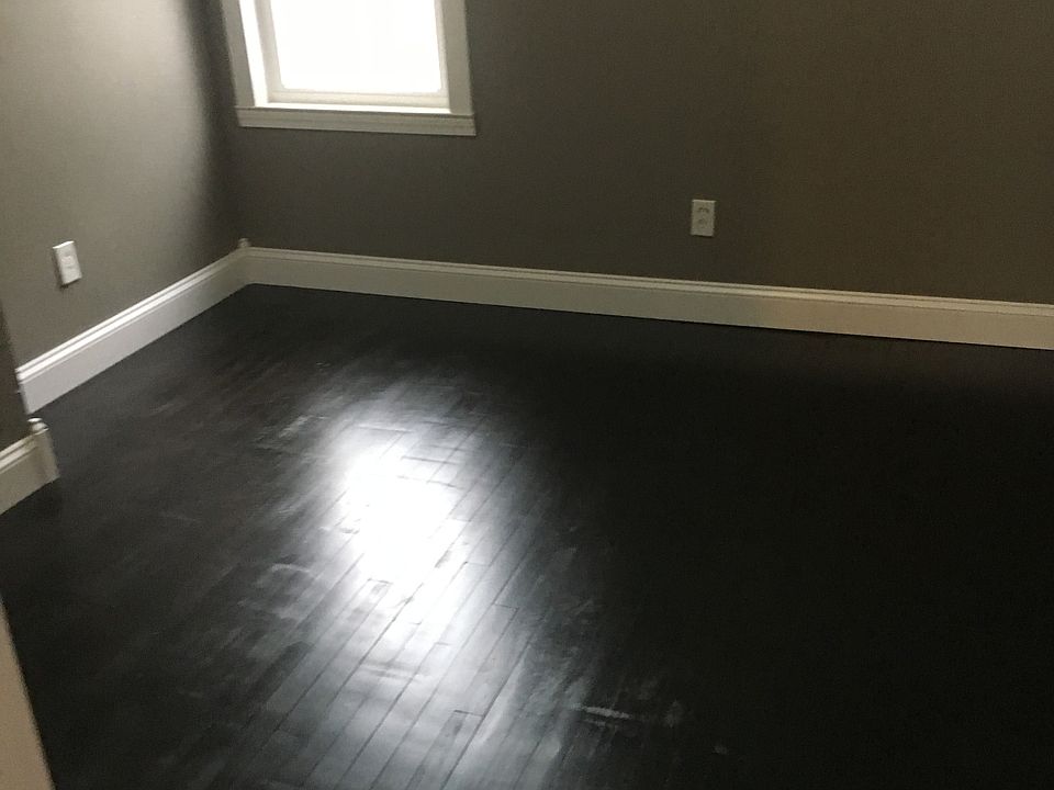1st image of 758 W Grand Ave