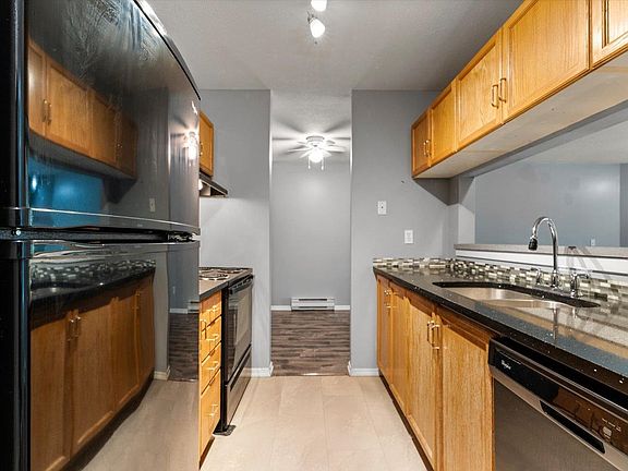 5th image of 32830 George Ferguson Way #233