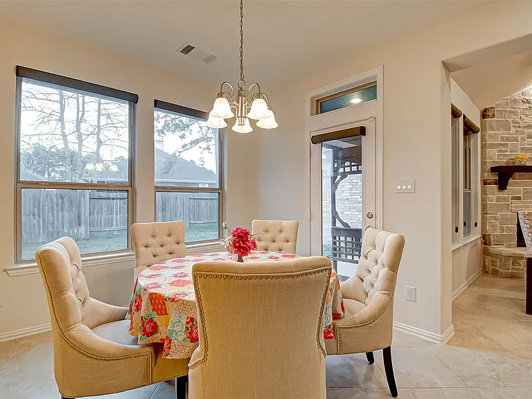 8219 Peppervine Ct — Photo 18