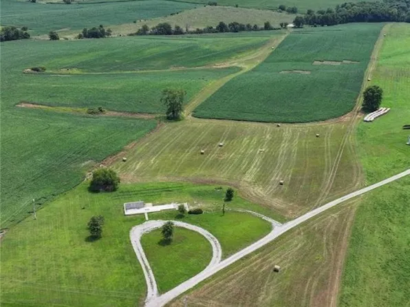 21055 County Road H E, Weston, MO 64098