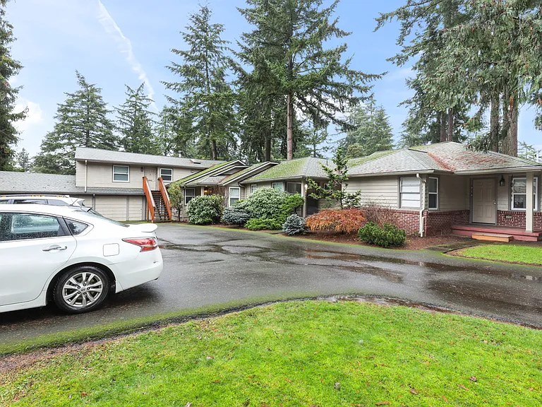 4326 NE Maywood Pl — Photo 21