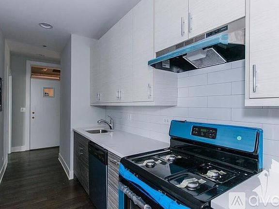 5th image of 3915 N Janssen Ave #1E