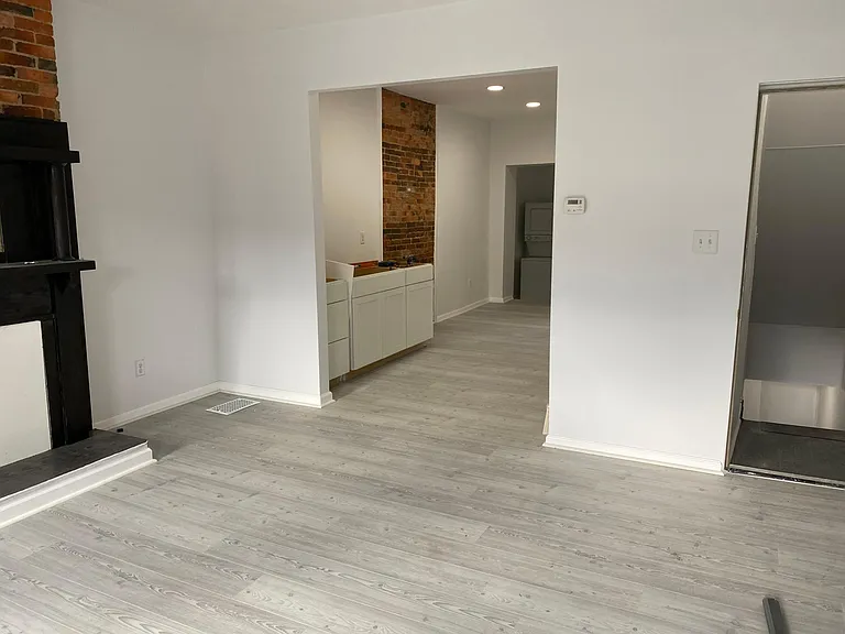 1009 E Carson St #2 — Photo 3