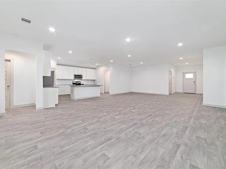 7207 Sunbreeze Ln — Photo 10