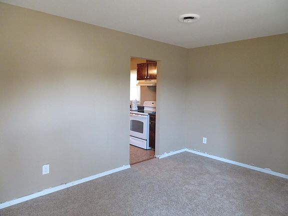 4th image of 1204 Melrose Dr