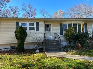 8 Greene Rd, Spring Valley, NY 10977