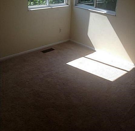 4th image of 128 Amberwood Ct