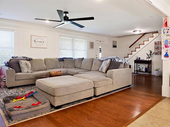 4th image of 203 Pinehill Rd