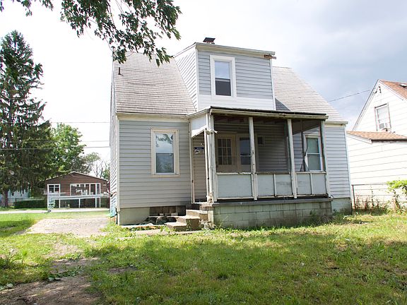 3rd image of 3011 Petroleum St
