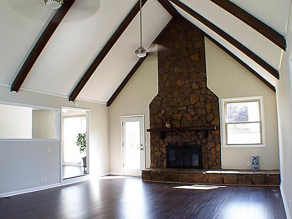 5th image of 416 Robertson Dr
