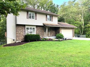 31275 Deerfield Dr, Logan, OH 43138