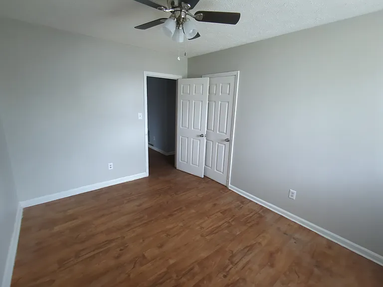 109 Southview Dr #8 — Photo 11