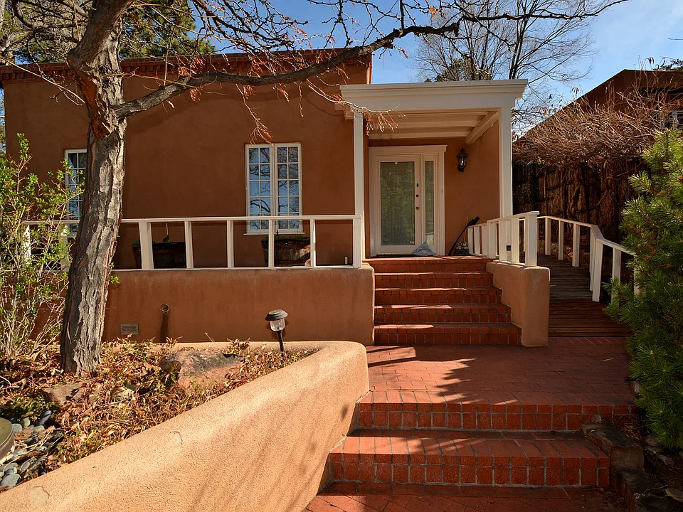 315 Hillside Ave