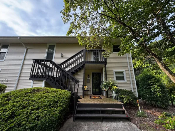 132 Turnwood Ln, Winston Salem, NC 27104