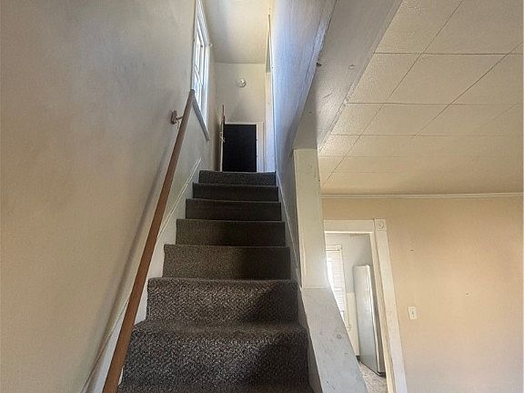 5th image of 2623 Elyria Ave