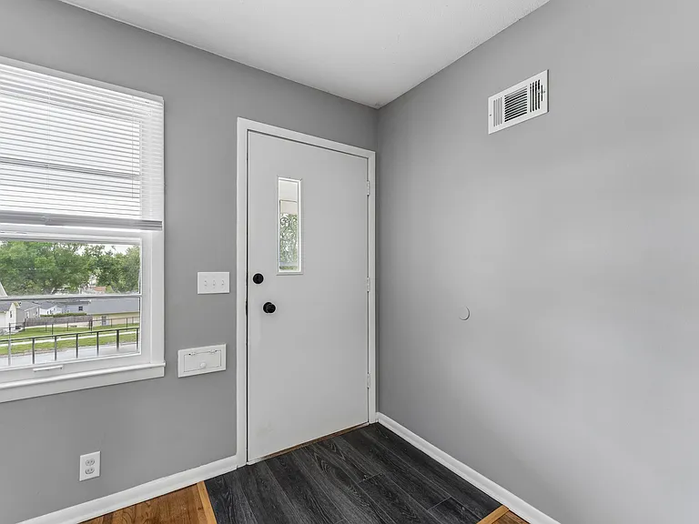 3711 N 67th Ave — Photo 15