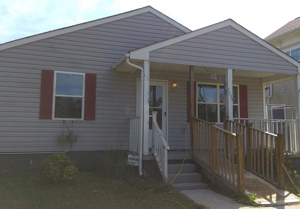 1st image of 2506 Louise Ave