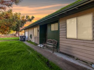 1223 W Riggin Ave, Visalia, CA 93291