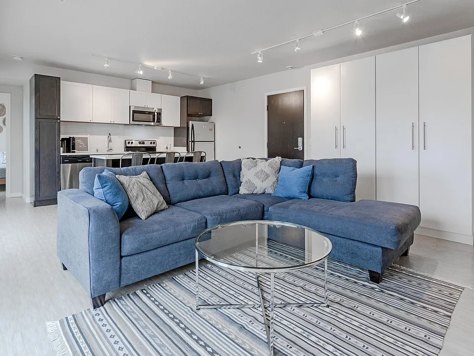 3828 Apartments