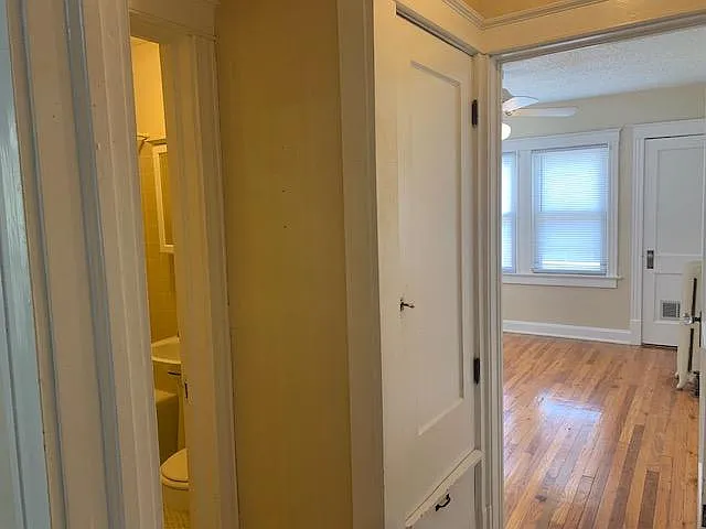 5105 Wyandotte St #2S — Photo 8