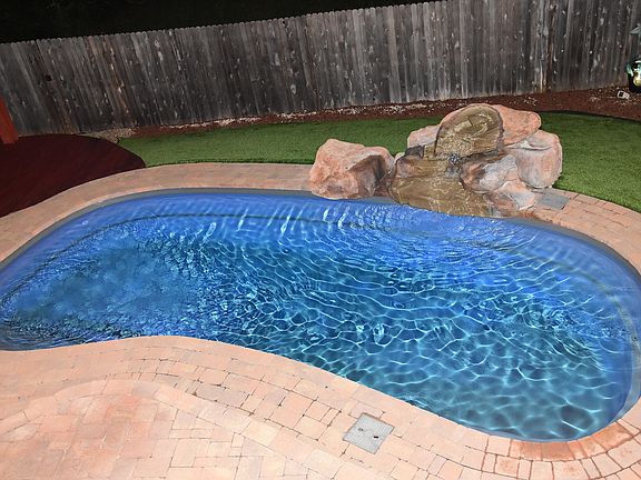 3rd image of 10602 Springwood Sq