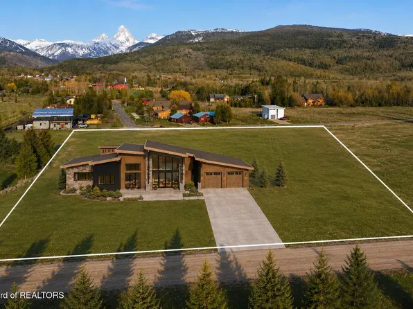 130 Creekside Rd, Alta, WY 83414