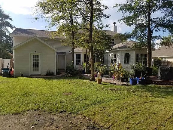 She Shed & Spacious Backyard